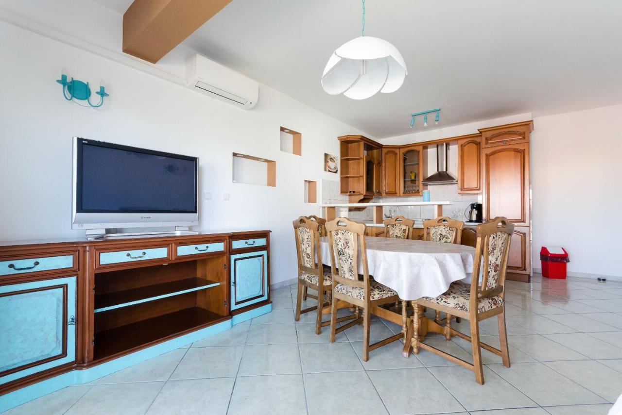 Apartments Slavica R Banjol Exterior photo