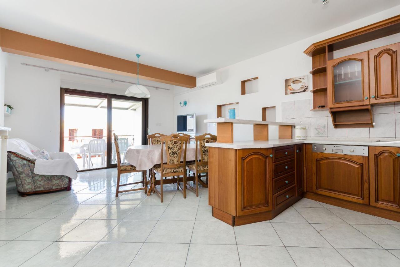 Apartments Slavica R Banjol Exterior photo