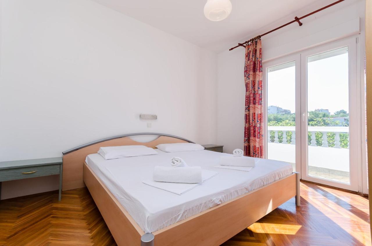 Apartments Slavica R Banjol Exterior photo